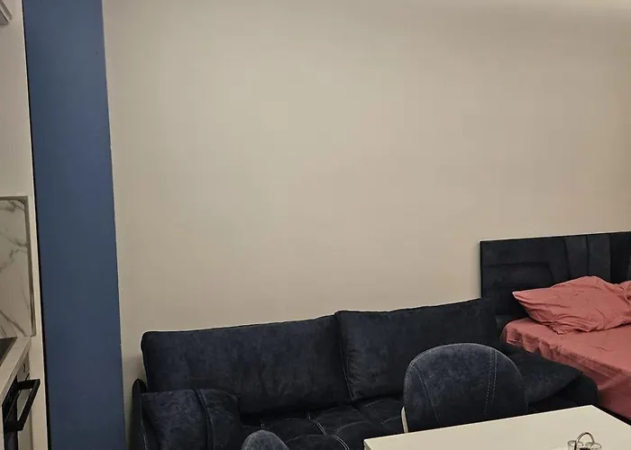 Iris * Golem (Tirana)